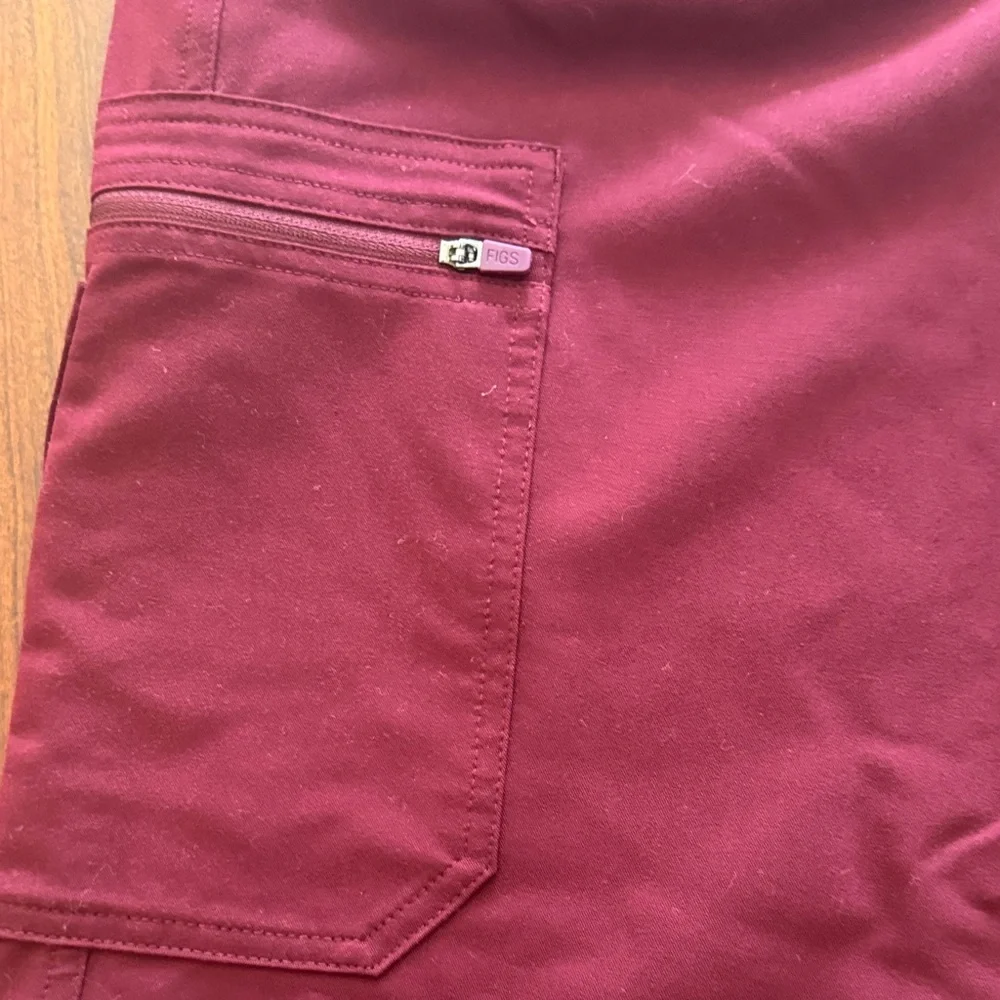 Figs NWT Men’s Cairo Cargo Workwear Maroon Scrub Pants